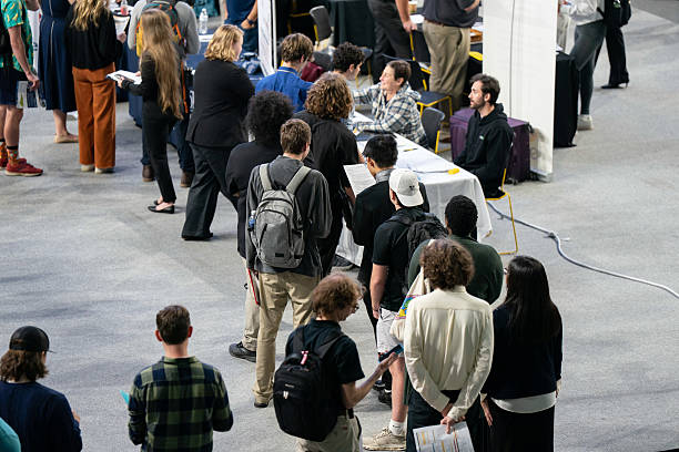 Private Payrolls Drop by 32000 in September as Job Market Slows